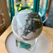 Load image into Gallery viewer, Howlite Spheres