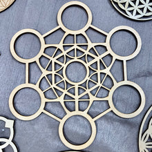 Load image into Gallery viewer, Wood Crystal Grid Plate