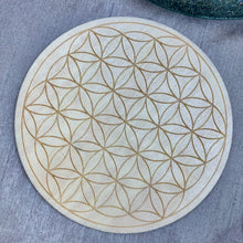 Load image into Gallery viewer, Wood Crystal Grid Plate