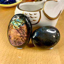 Load image into Gallery viewer, Labradorite Palms