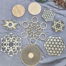 Load image into Gallery viewer, Wood Crystal Grid Plate