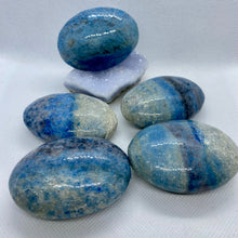 Load image into Gallery viewer, Trolleite Palm Stones