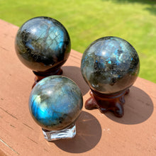 Load image into Gallery viewer, Labradorite Spheres