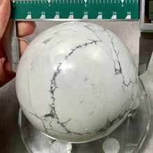 Load image into Gallery viewer, Howlite Spheres