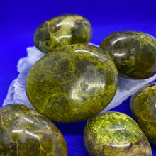 Load image into Gallery viewer, Green Opal Palm Stones
