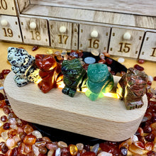 Load image into Gallery viewer, Carved Crystal Cats
