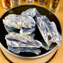 Load image into Gallery viewer, Blue Kyanite Blade Sets
