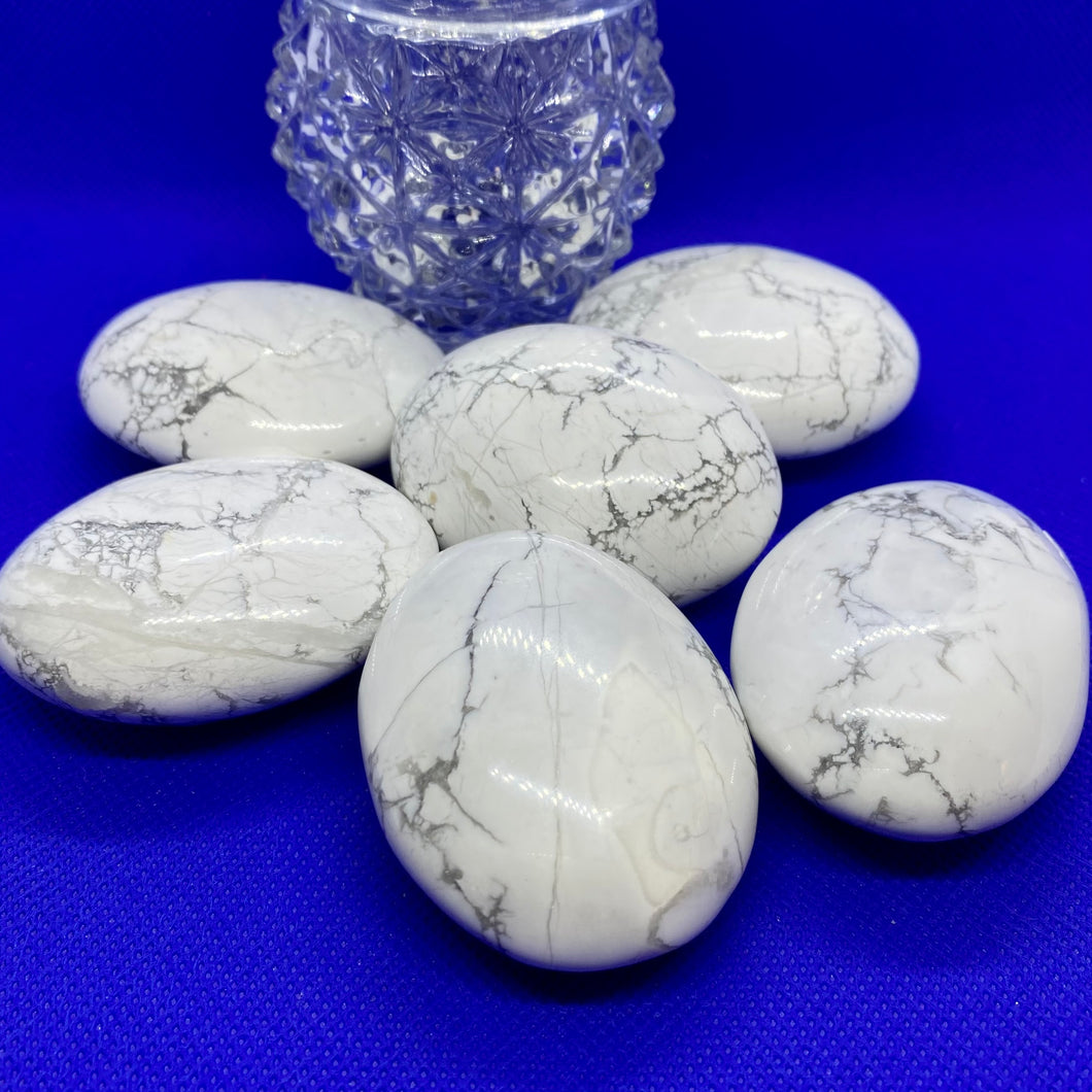 Howlite Palm Stone